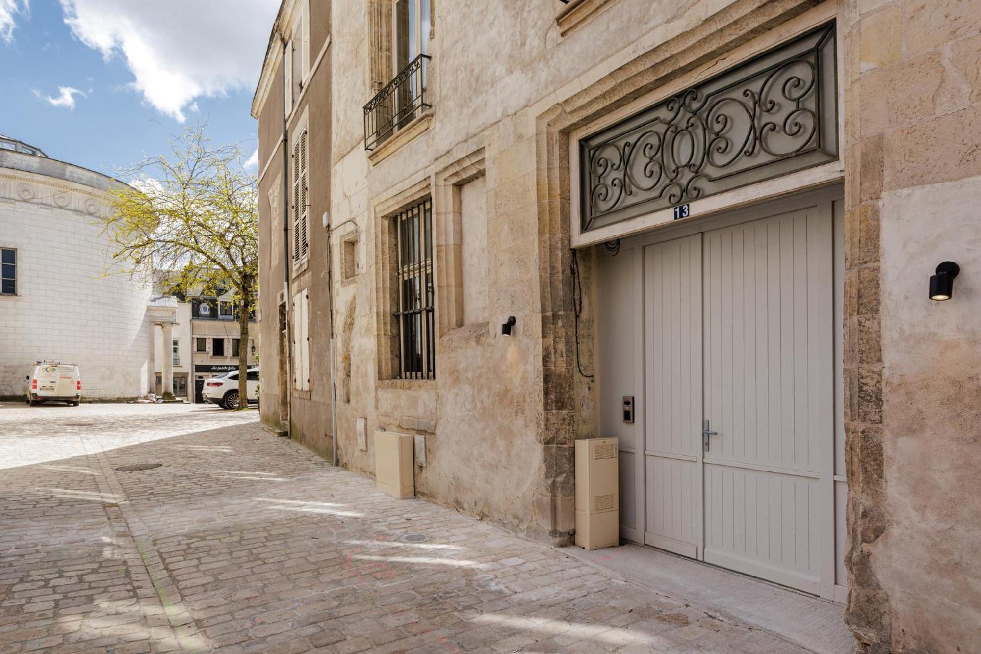 Hotel Cloitre - Entree Autonome, Reception En Ligne - Encore Mieux Orleans Exterior photo